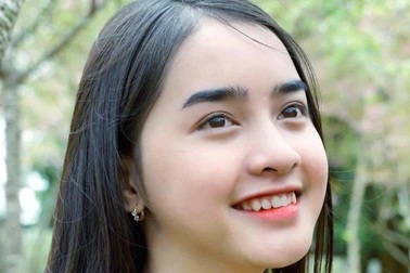 "Sơn nữ Bana" 17 tuổi hút triệu view với những clip lên nương làm rẫy