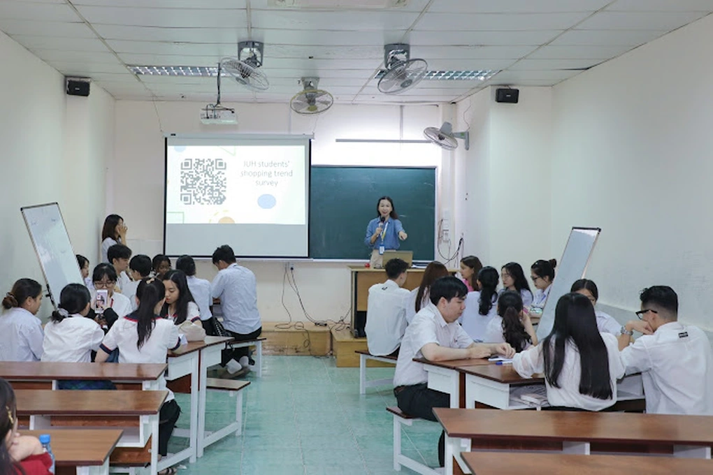 Hé lộ tiền lương tiến sĩ mà trường đại học trải thảm mời về - 3 Hé lộ tiền lương tiến sĩ mà trường đại học trải thảm mời về - 3