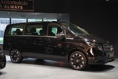 Mercedes-Benz V-Class giảm 600 triệu đồng, giá còn 2,799 tỷ đồng