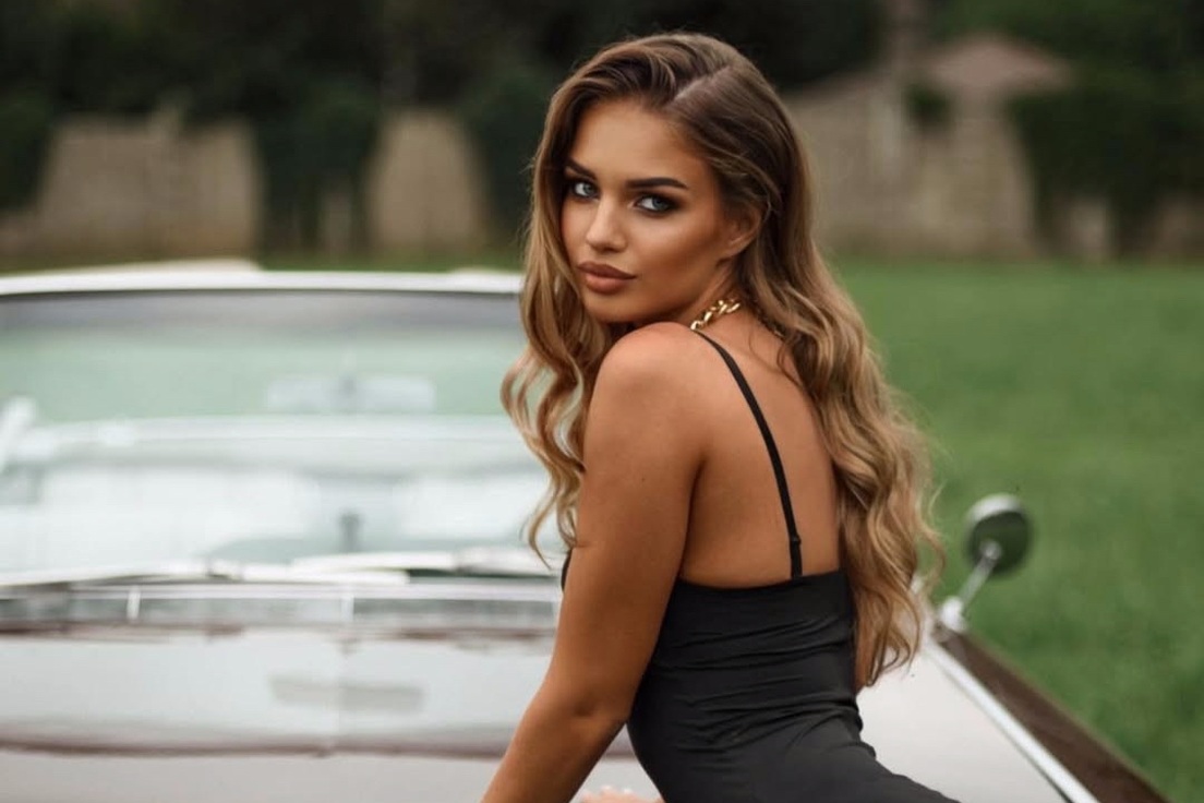 Vẻ đẹp như thiên thần của mỹ nhân vừa đăng quang Hoa hậu Nga 2025