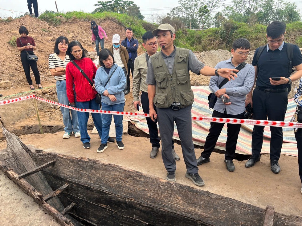 Giải mã thuyền cổ ở Bắc Ninh: Thuyền chiến hay thuyền buôn? - 3 Giải mã thuyền cổ ở Bắc Ninh: Thuyền chiến hay thuyền buôn? - 3