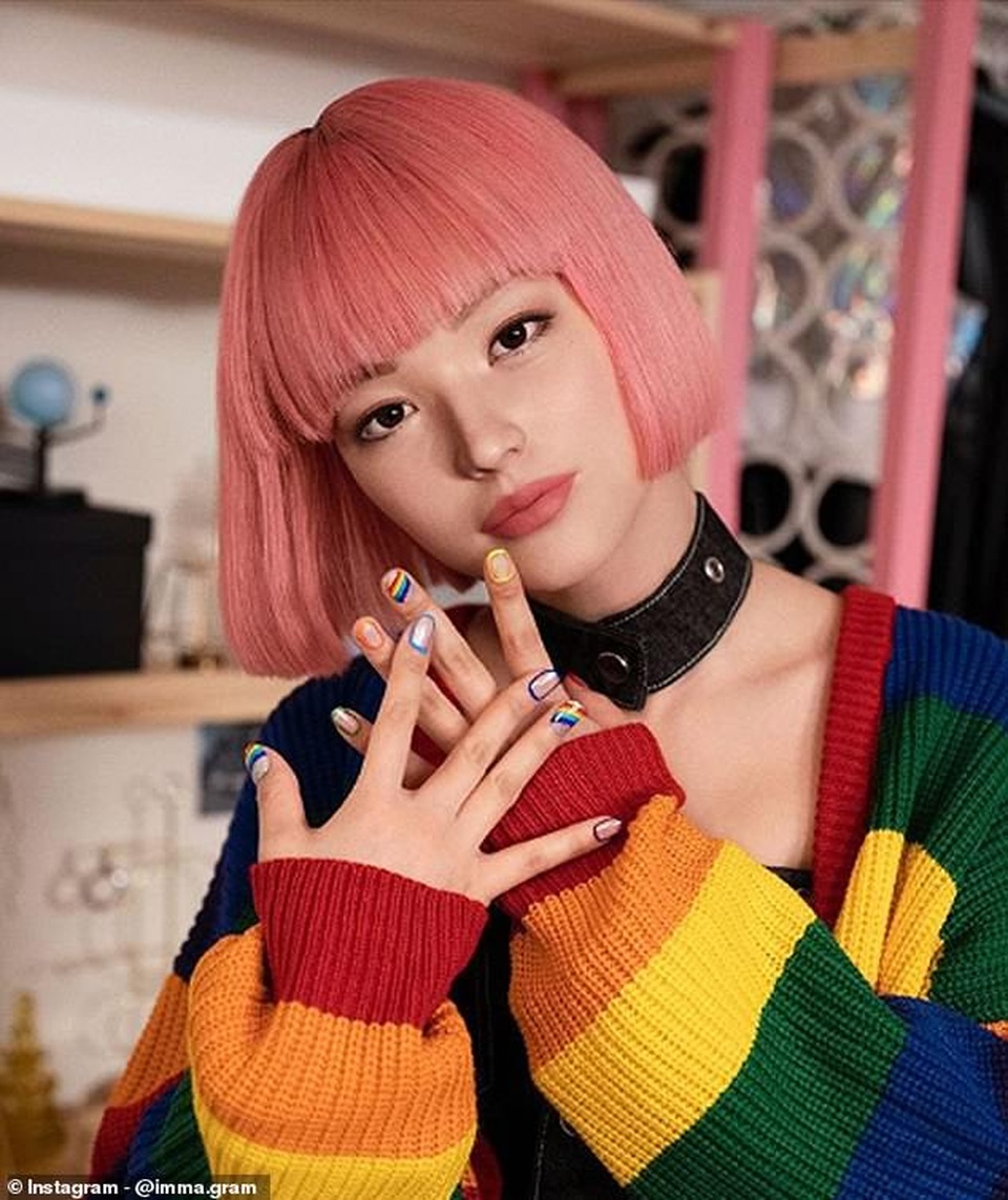 Lý giải hiện tượng người mẫu ảo kiếm bộn tiền và khiến giới trẻ thần tượng - 10 Lý giải hiện tượng người mẫu ảo kiếm bộn tiền và khiến giới trẻ thần tượng - 10
