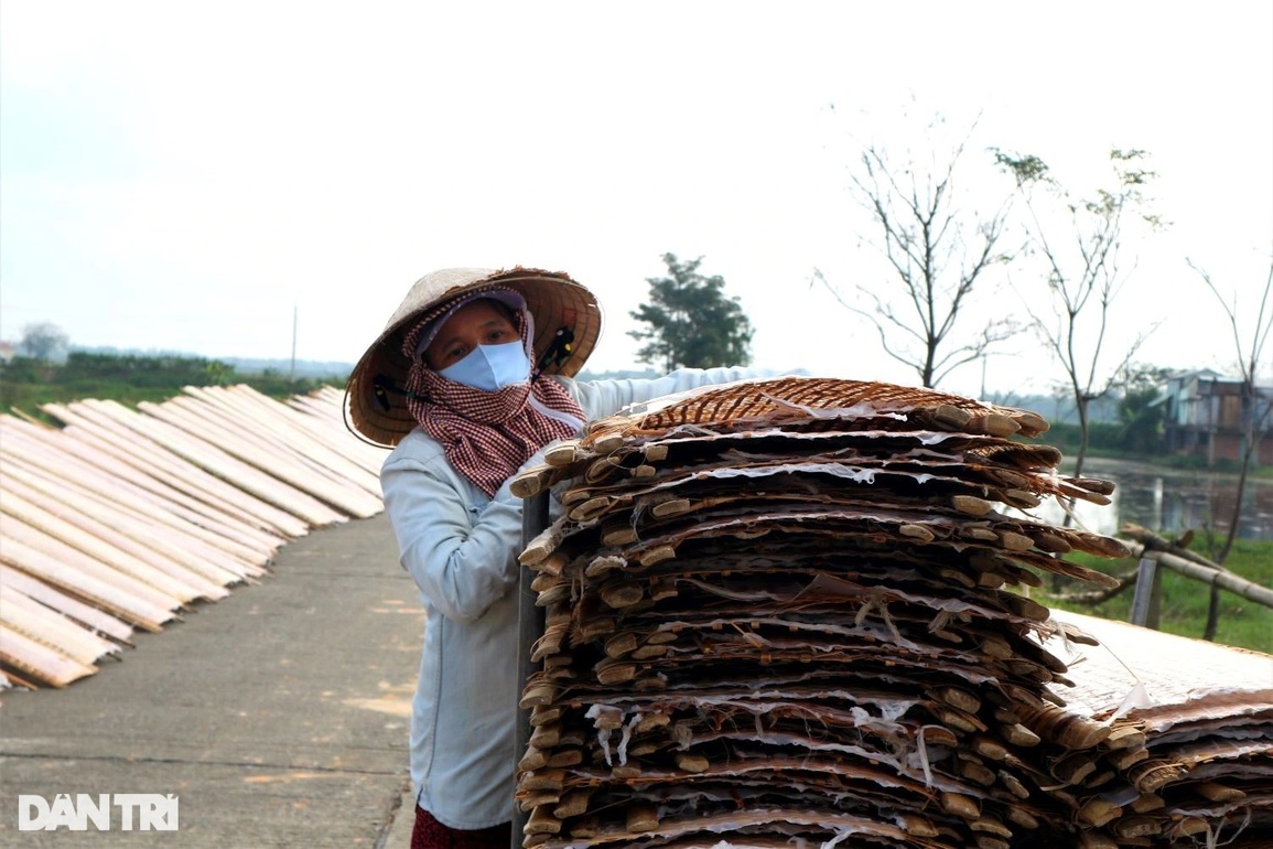 Nắng lên, làng bánh tráng Phú Triêm rực lửa đón Tết - 8 Nắng lên, làng bánh tráng Phú Triêm rực lửa đón Tết - 8