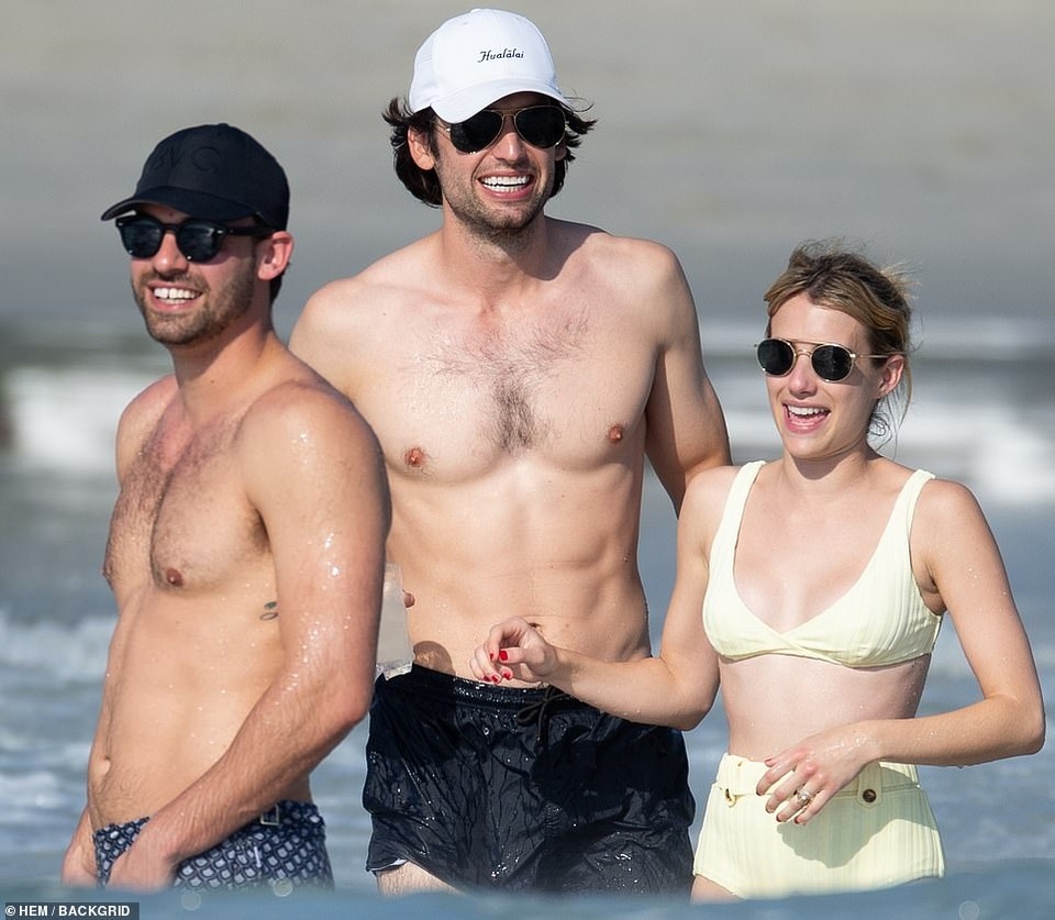 Emma Roberts gợi cảm với áo tắm - 8 Emma Roberts gợi cảm với áo tắm - 8