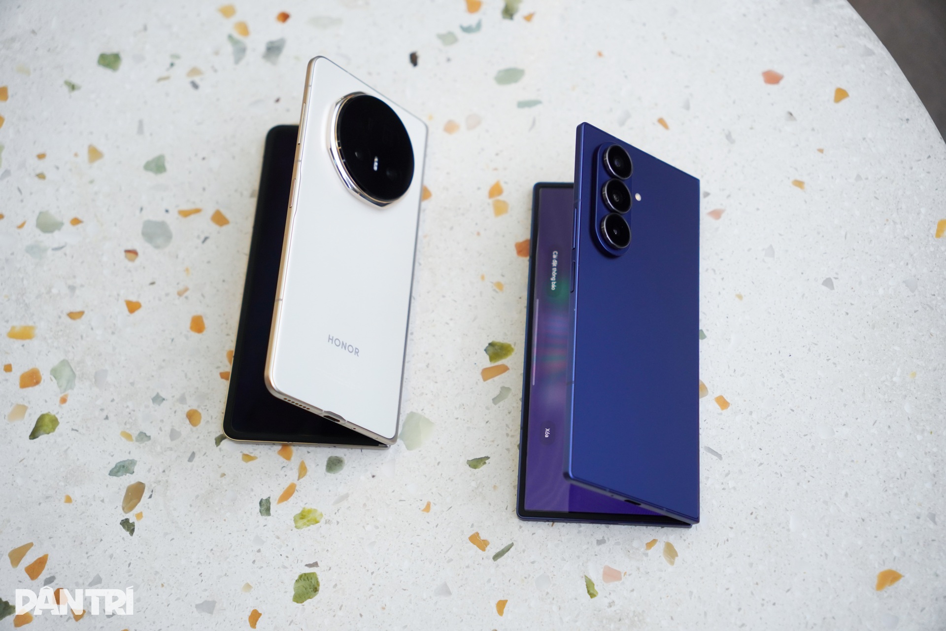 Honor Magic V5 vs Samsung Galaxy Z Fold7: Telefon pintar boleh lipat manakah yang sesuai? - 12 Honor Magic V5 đối đầu Samsung Galaxy Z Fold7: Smartphone gập nào phù hợp? - 12