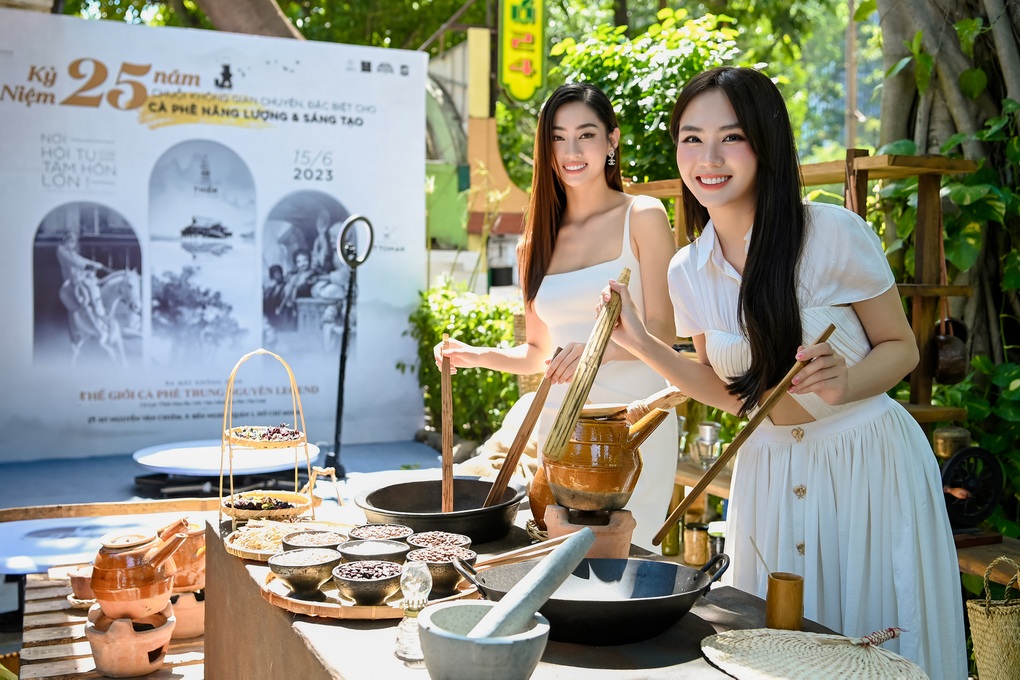 Người đẹp Việt trải nghiệm không gian Thế giới cà phê - 3 Người đẹp Việt trải nghiệm không gian Thế giới cà phê - 3