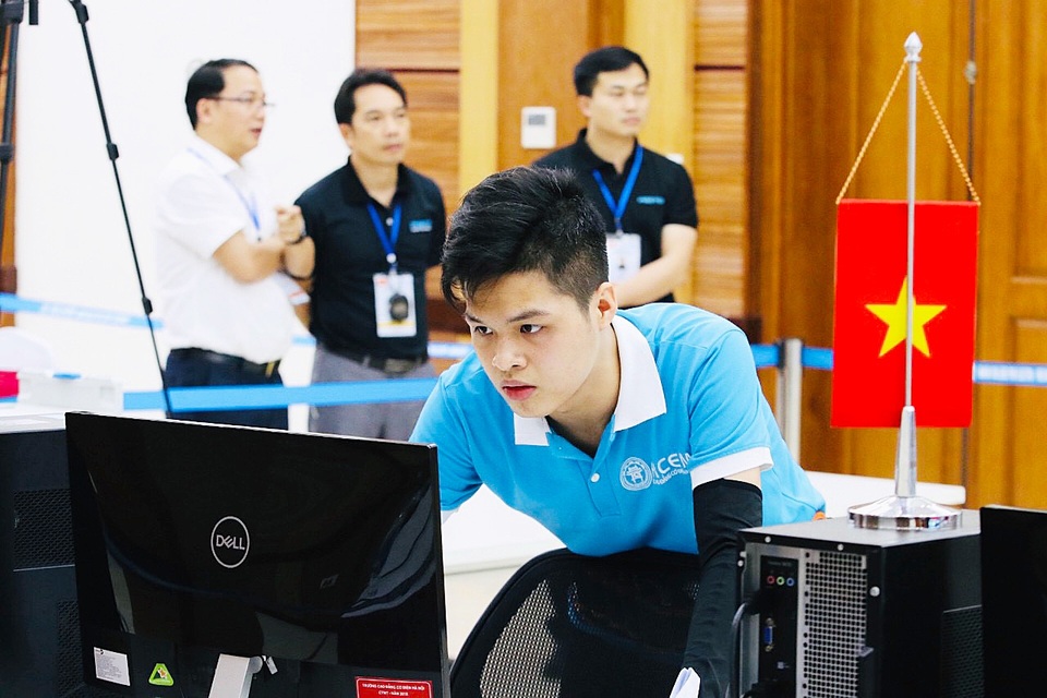 Tự hào chàng trai vàng cuộc thi nghề Cơ điện tử châu Á - Thái Bình Dương - 1 Tự hào chàng trai vàng cuộc thi nghề Cơ điện tử châu Á - Thái Bình Dương - 1