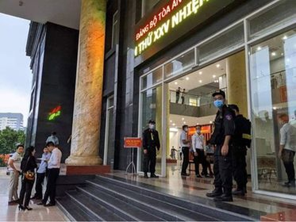 Xét xử vụ án “Giết người” và “Chống người thi hành công vụ” tại xã Đồng Tâm - 6 Xét xử vụ án “Giết người” và “Chống người thi hành công vụ” tại xã Đồng Tâm - 6