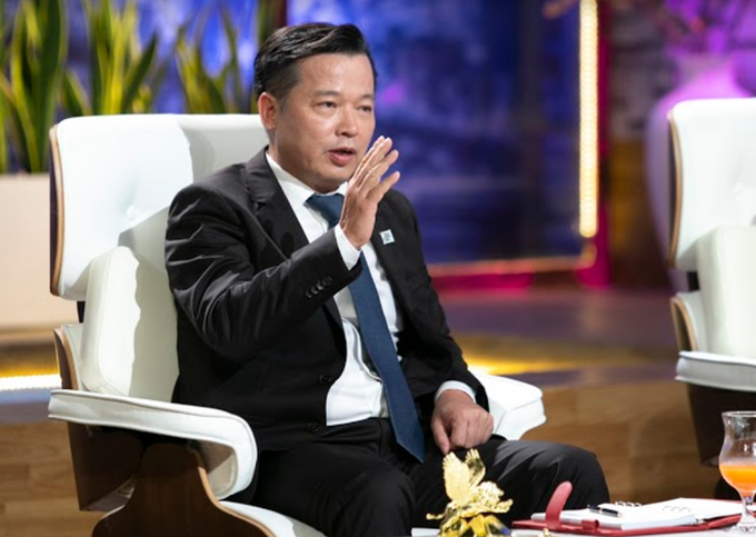 Ý tưởng điên rồ của Shark Việt và cam kết thất bại sẽ cùng vào nhà thương điên Châu Quỳ - Ảnh 3. Ý tưởng điên rồ của Shark Việt và cam kết thất bại sẽ cùng vào nhà thương điên Châu Quỳ - Ảnh 3.
