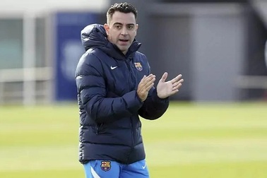 HLV Xavi Hernandez toan tính bất ngờ trong trận ra mắt Barcelona