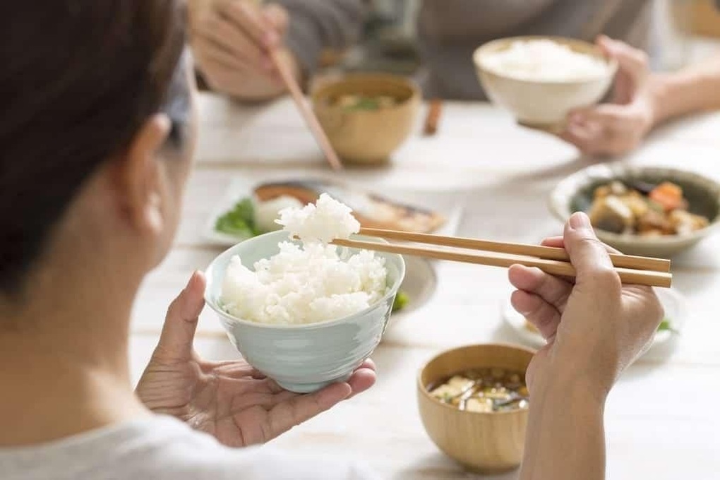 Cậu bé trầm cảm vì những bữa cơm nguội lạnh cảm xúc - 1 Cậu bé trầm cảm vì những bữa cơm nguội lạnh cảm xúc - 1