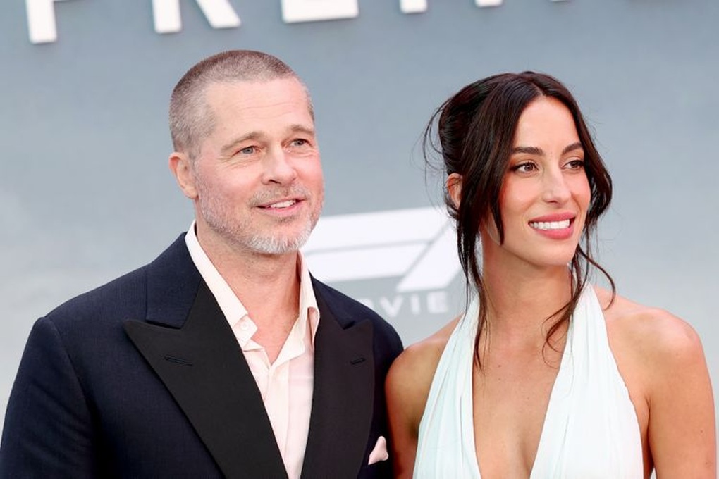 Nỗi day dứt của Brad Pitt khi hôn nhân với Angelina Jolie đổ vỡ - 3 Nỗi day dứt của Brad Pitt khi hôn nhân với Angelina Jolie đổ vỡ - 3