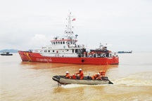 Vụ tìm kiếm 13 thuyền viên: Triển khai tàu giã cào quét đáy biển