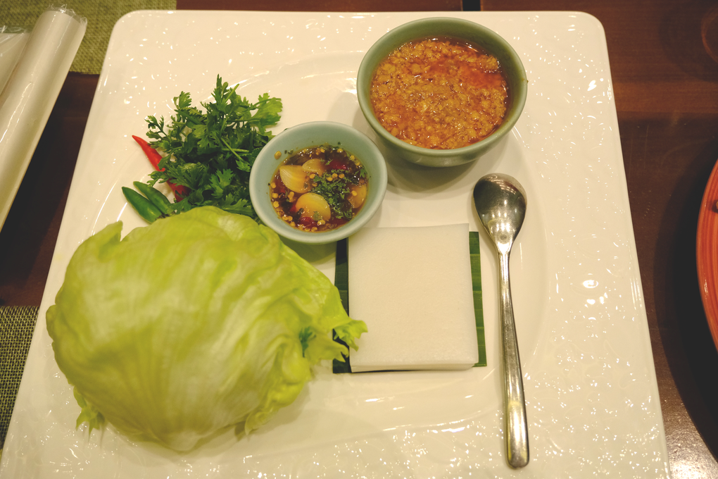 Khách Tây thích thú ăn nem rán, thịt kho tàu tại quán Việt lọt top Michelin - 3 Khách Tây thích thú ăn nem rán, thịt kho tàu tại quán Việt lọt top Michelin - 3