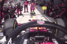 Pha thay lốp xe đua F1 nhanh kỷ lục