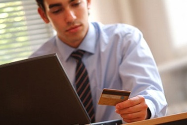 Rộ mốt dùng thẻ visa trực tuyến trả trước