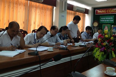 Vụ “200 triệu lấy được bằng Tiến sĩ Y khoa”: 3 cuộc họp liên tiếp trong ngày