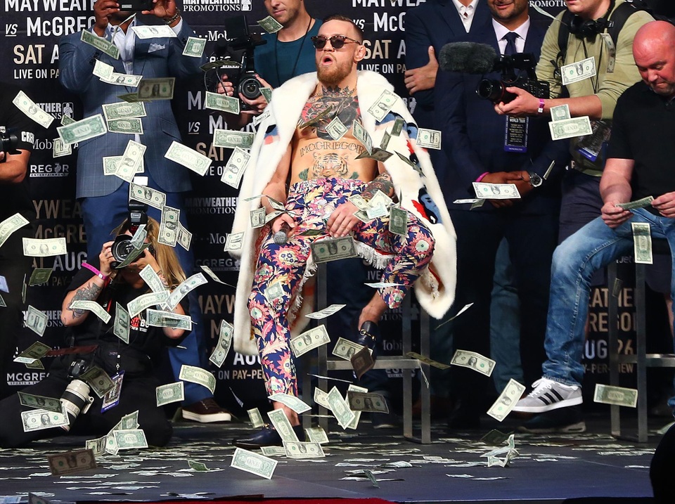 Bị hạ đo ván, Conor McGregor vẫn được bà xã đối thủ... cảm ơn - 4 Bị hạ đo ván, Conor McGregor vẫn được bà xã đối thủ... cảm ơn - 4