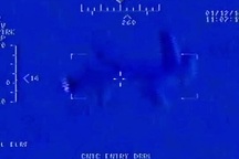 Mỹ công bố video máy bay do thám Iran lượn lờ trên tàu sân bay Truman