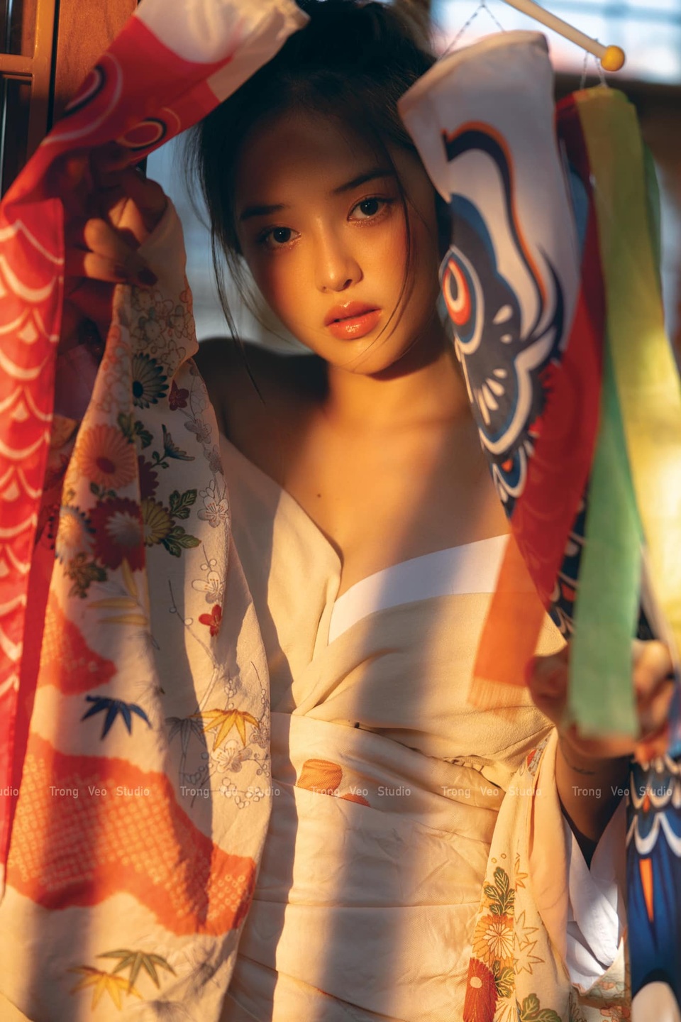 Ngắm bộ ảnh vai trần gợi cảm hút ánh nhìn của hot girl trang điểm - 6 Ngắm bộ ảnh vai trần gợi cảm hút ánh nhìn của hot girl trang điểm - 6