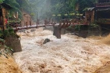 Lũ ống phá nát khu du lịch đẹp có tiếng ở Sa Pa