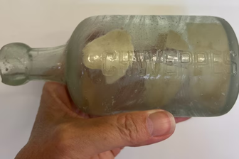 Lá thư trong chai của người lính gửi mẹ tìm thấy sau hơn 100 năm lưu lạc