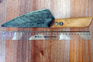 Hà Nội: Thanh niên 17 tuổi mang dao đi cướp xe ôm