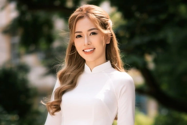 Á hậu Bùi Phương Nga đẹp dịu dàng trong bộ ảnh chia tay thời sinh viên