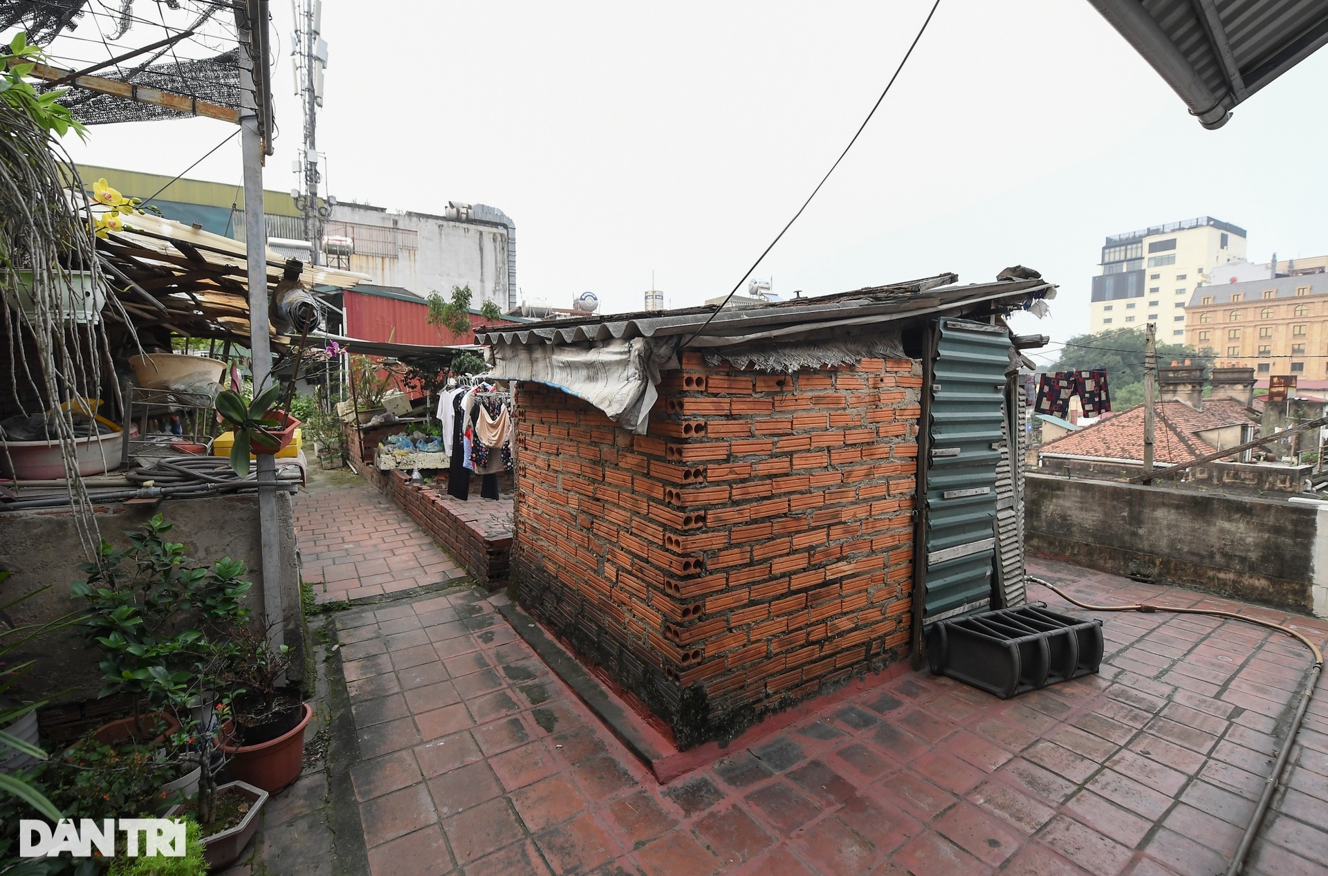 Khu tập thể mạng nhện, mưa dột tứ bề nằm giữa Hà Nội - 8 Khu tập thể mạng nhện, mưa dột tứ bề nằm giữa Hà Nội - 8