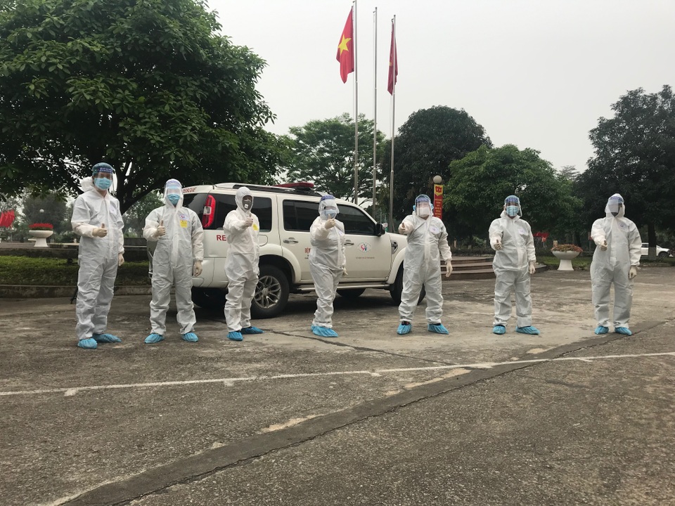 Khám tim mạch cho bệnh nhân đang cần theo dõi ngay tại ổ dịch Hạ Lôi - 3 Khám tim mạch cho bệnh nhân đang cần theo dõi ngay tại ổ dịch Hạ Lôi - 3