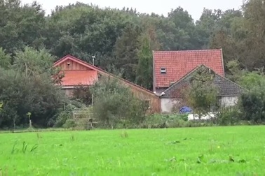 Bí mật khủng khiếp trong nông trại ở Hà Lan suốt 9 năm