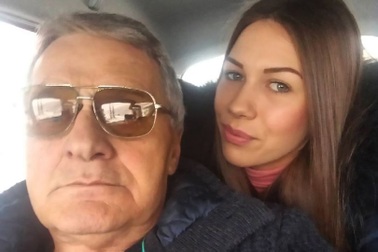 Cụ ông 74 tuổi ly hôn vợ 21 tuổi sau khi bị "cắm nhiều sừng"