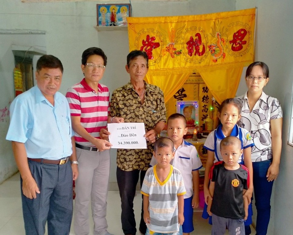 4 đứa trẻ mồ côi ở Bạc Liêu tiếp tục nhận sự giúp đỡ của bạn đọc Dân trí - 1 4 đứa trẻ mồ côi ở Bạc Liêu tiếp tục nhận sự giúp đỡ của bạn đọc Dân trí - 1