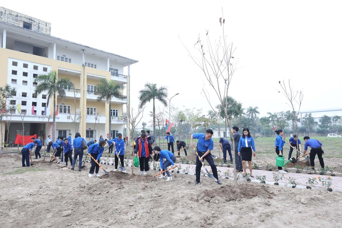 Đoàn Thanh niên Bộ LĐ-TB&XH tổ chức Lễ kỷ niệm 90 năm Ngày thành lập Đoàn và phát động Phong trào “Trồng thêm một cây xanh là thêm một hành động bảo vệ môi trường” - Ảnh 8.