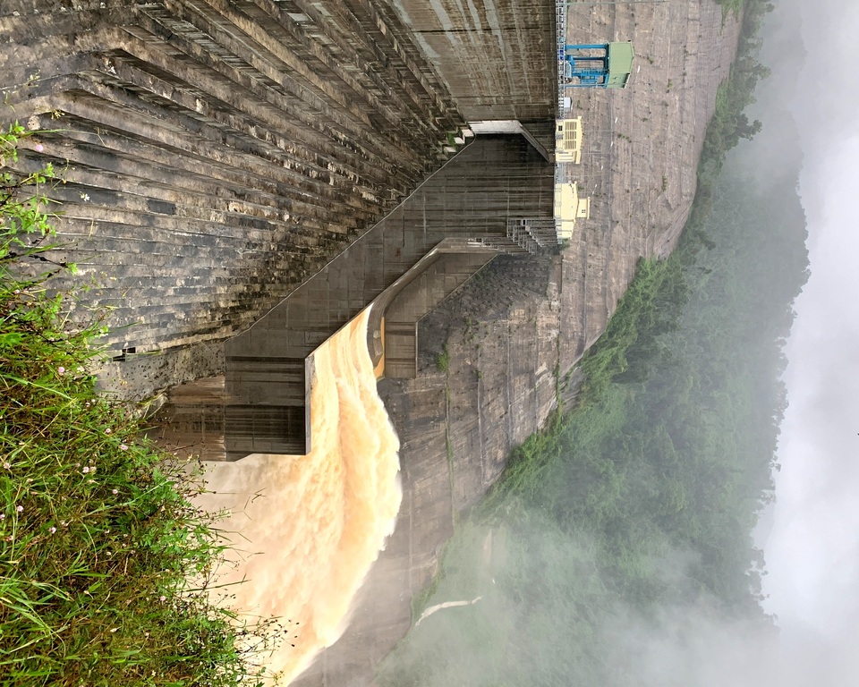 Tìm thấy thi thể 2 cha con trong vụ chìm tàu cá - 2