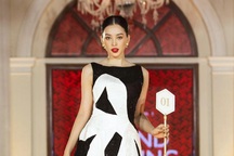 200 giờ tạo nên chiếc váy đặc biệt của Hoa hậu Tiểu Vy