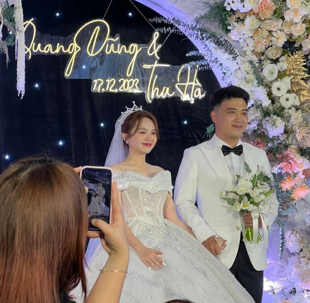 Dàn trai xinh, gái đẹp vui mừng đến đám cưới của hot girl Đặng Thu Hà - 1