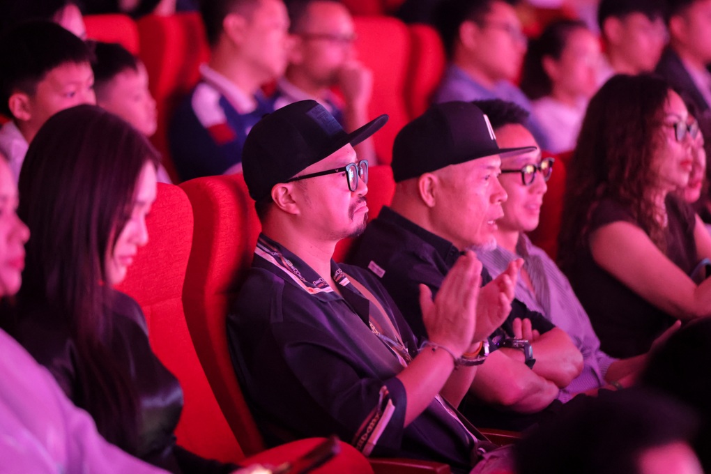 Giới chuyên môn trầm trồ với đại sử thi sân khấu đậm chất Việt “Đất nước thiên hùng ca”  - 9