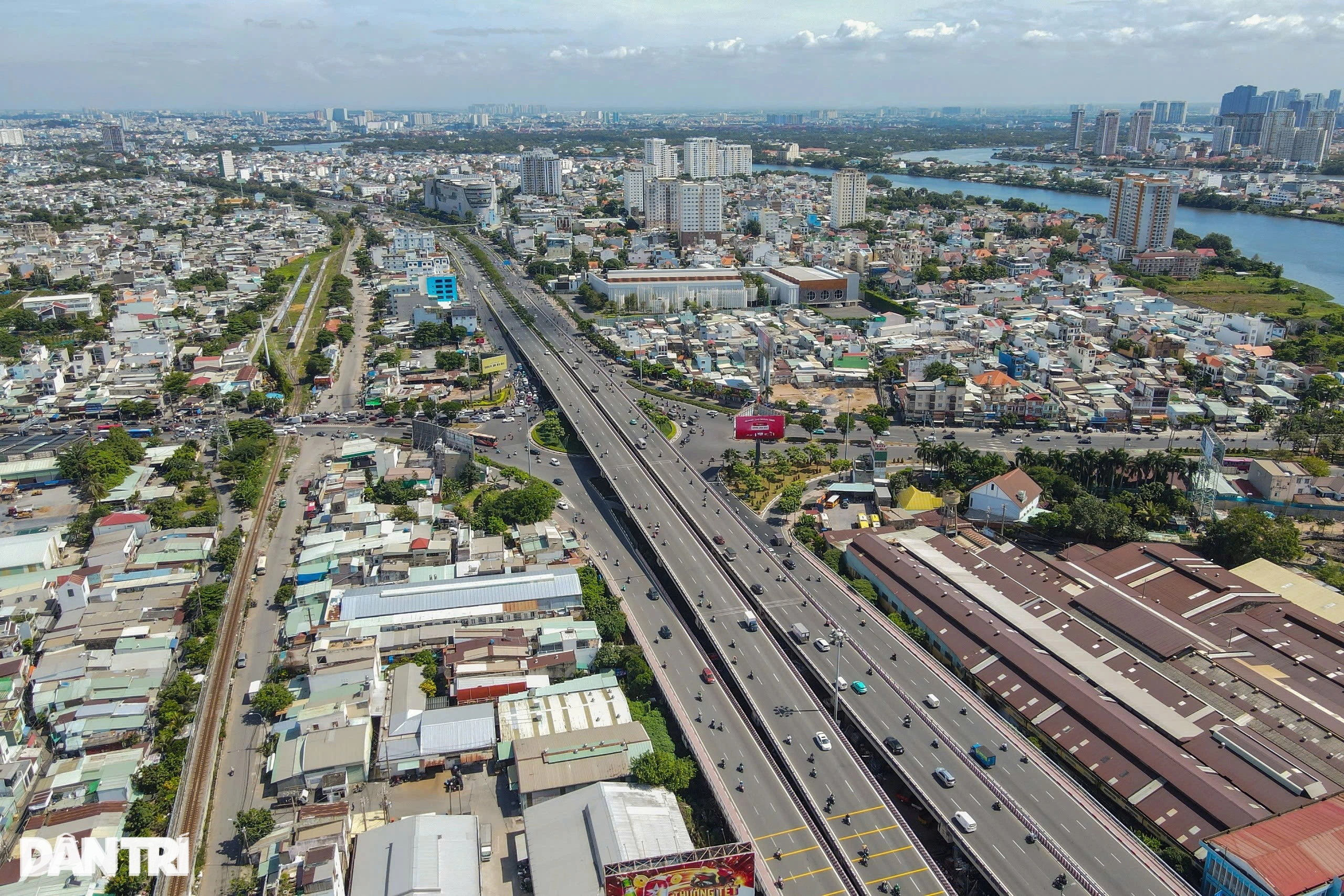 Lãi vay lên 14%/năm: Người mua nhà điêu đứng, doanh nghiệp địa ốc lao đao - 2