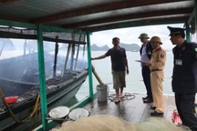 Nổ bình gas trên tàu cá, 3 anh em ruột bị bỏng nặng