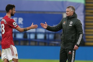 Thi đấu tuyệt hay, Bruno Fernandes vẫn khiến HLV Solskjaer "vò đầu bứt tai"