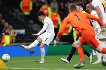 Son Heung Min làm điều chưa từng có ở Tottenham ngày HLV Conte ra mắt