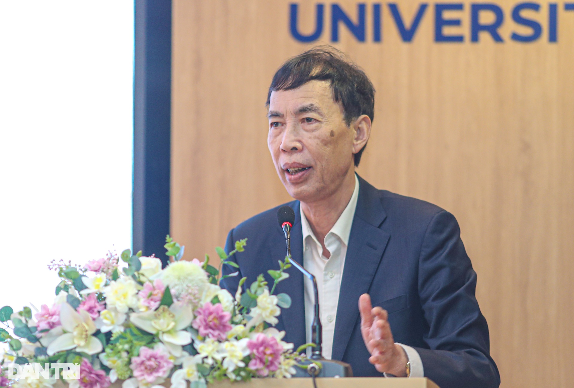 Kinh tế Việt Nam 2024 dưới góc nhìn của các chuyên gia - 4 Kinh tế Việt Nam 2024 dưới góc nhìn của các chuyên gia - 4