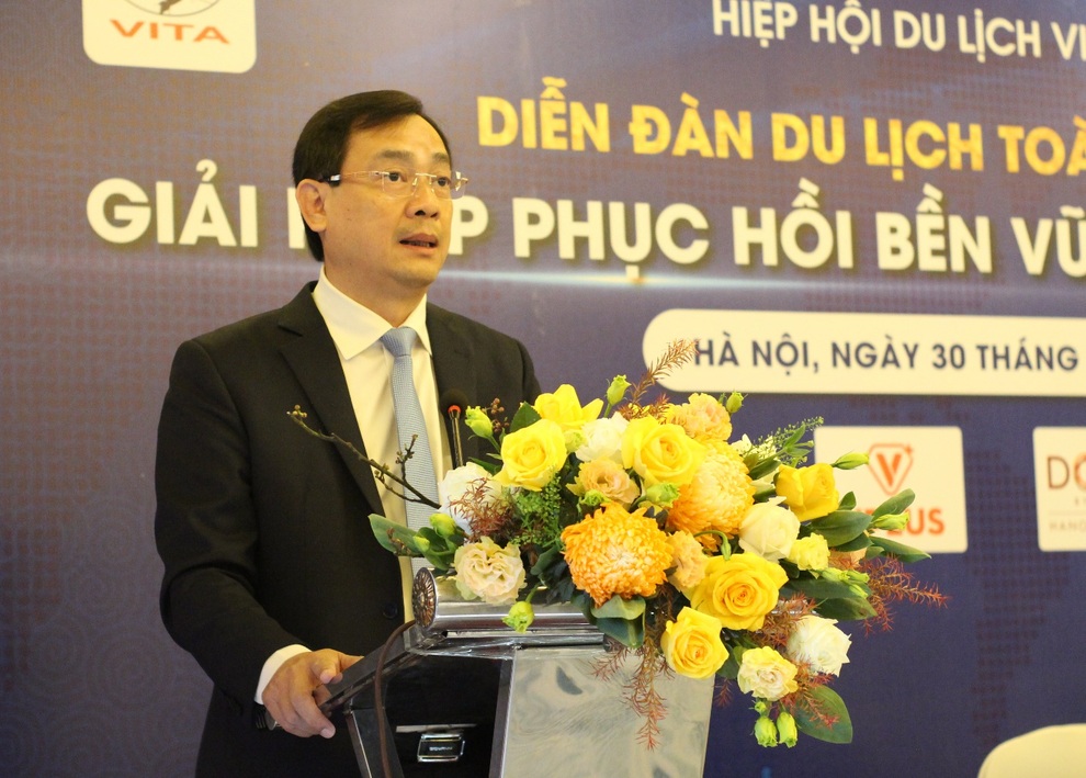 Kiệt quệ vì dịch, chủ tàu Hạ Long phải vay tín dụng đen, bán tàu để sống - 2 Kiệt quệ vì dịch, chủ tàu Hạ Long phải vay tín dụng đen, bán tàu để sống - 2