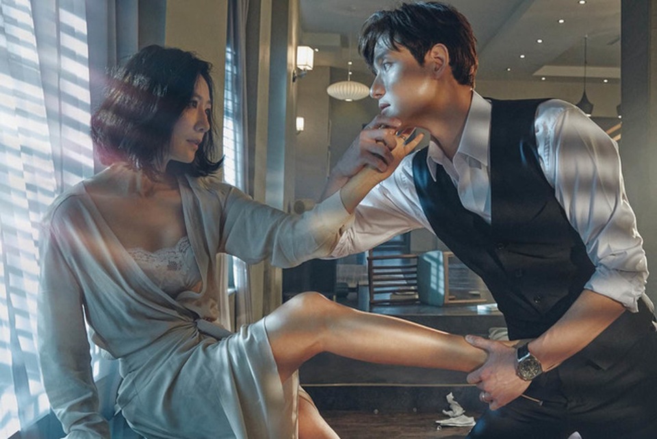 Sự trở lại ngoạn mục sau 4 năm vắng bóng của Kim Hee Ae - 2 Sự trở lại ngoạn mục sau 4 năm vắng bóng của Kim Hee Ae - 2