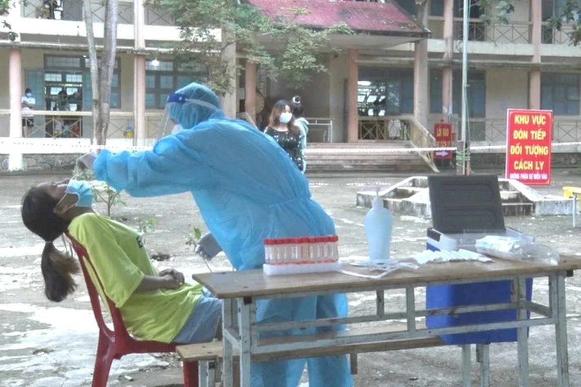 Kon Tum mua 6,8 tỷ đồng kit test Việt Á, cao nhất hơn 500.000 đồng/kit - 1 Kon Tum mua 6,8 tỷ đồng kit test Việt Á, cao nhất hơn 500.000 đồng/kit - 1