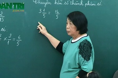 Bà giáo 70 tuổi và lớp học tình thương đặc biệt