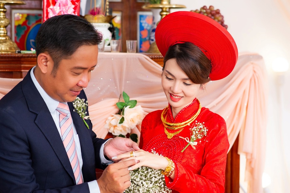 Khoảnh khắc hạnh phúc trong lễ cưới Đình Hiếu Cổng mặt trời ở Cà Mau - 6 Khoảnh khắc hạnh phúc trong lễ cưới Đình Hiếu Cổng mặt trời ở Cà Mau - 6