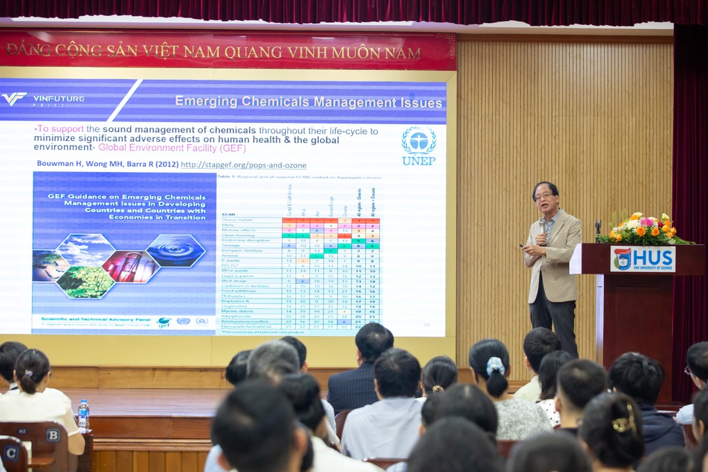 Chuyên gia Trung Quốc chỉ ra mối lo chất độc, điện thoại cũng không an toàn - 2 Chuyên gia Trung Quốc chỉ ra mối lo chất độc, điện thoại cũng không an toàn - 2