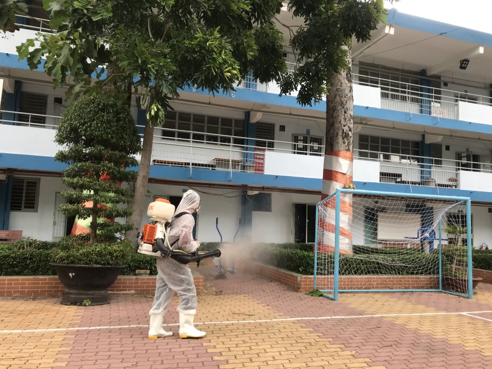 Trường học khử khuẩn mọi ngóc ngách chuẩn bị cho kỳ thi tốt nghiệp THPT - 2 Trường học khử khuẩn mọi ngóc ngách chuẩn bị cho kỳ thi tốt nghiệp THPT - 2